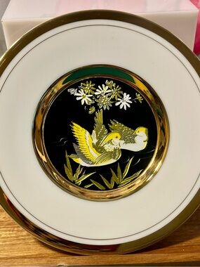 Chokin Art - Decorative Porcelain Plate with 24kt Gold Trim and Bird Motif